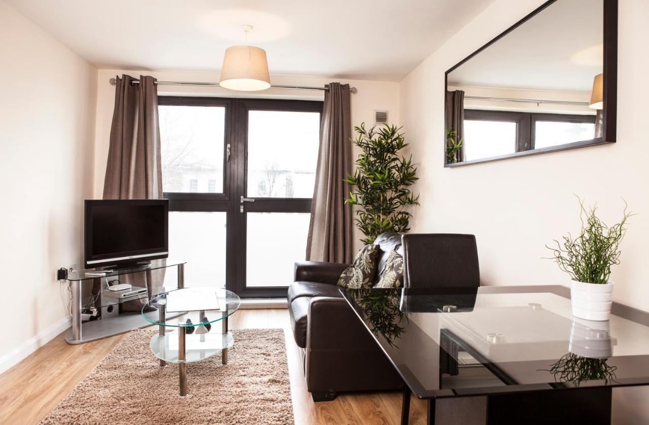 Millennium Plaza By Swa Apartment Cheltenham Bagian luar foto