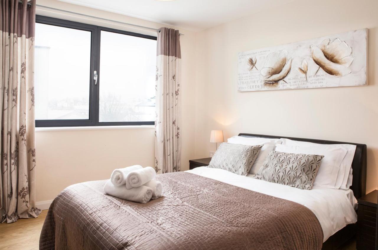 Millennium Plaza By Swa Apartment Cheltenham Bagian luar foto
