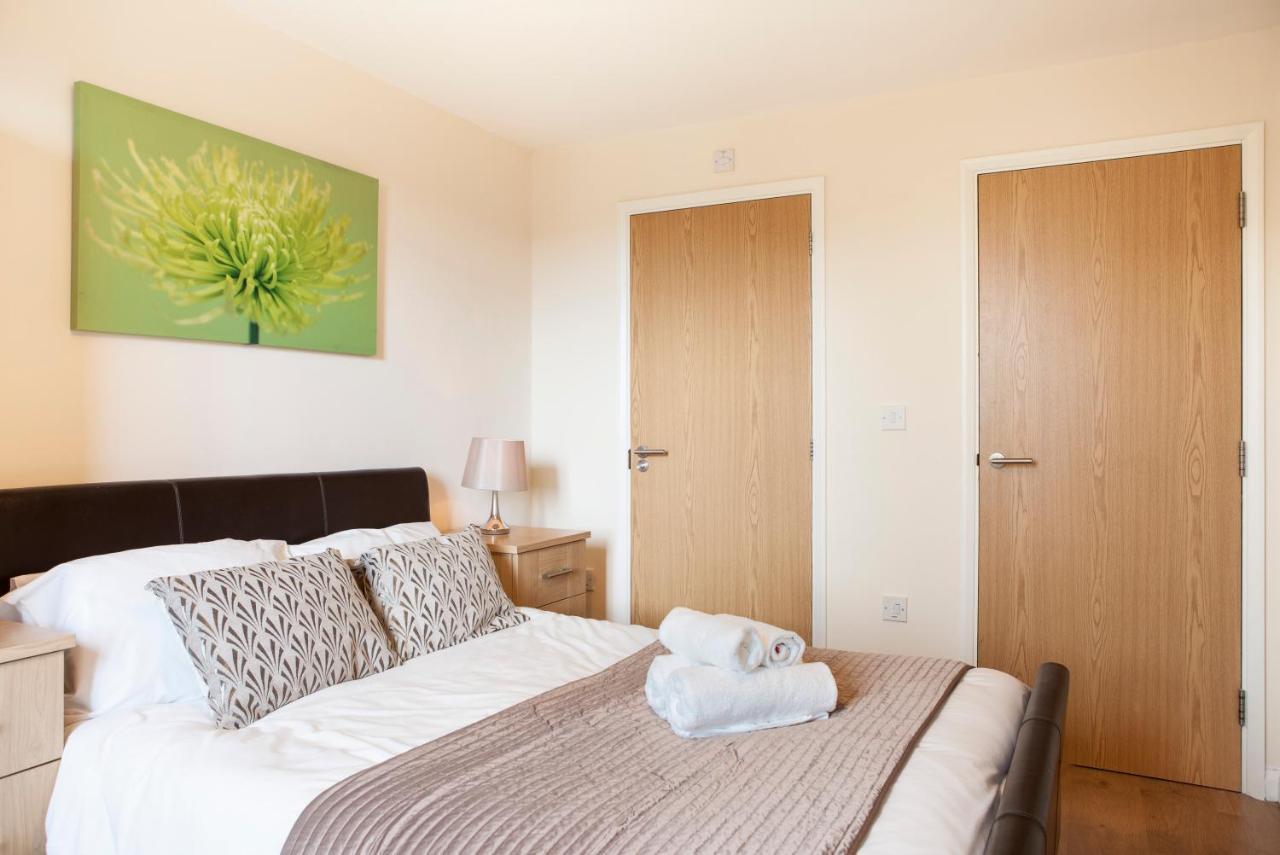 Millennium Plaza By Swa Apartment Cheltenham Bagian luar foto