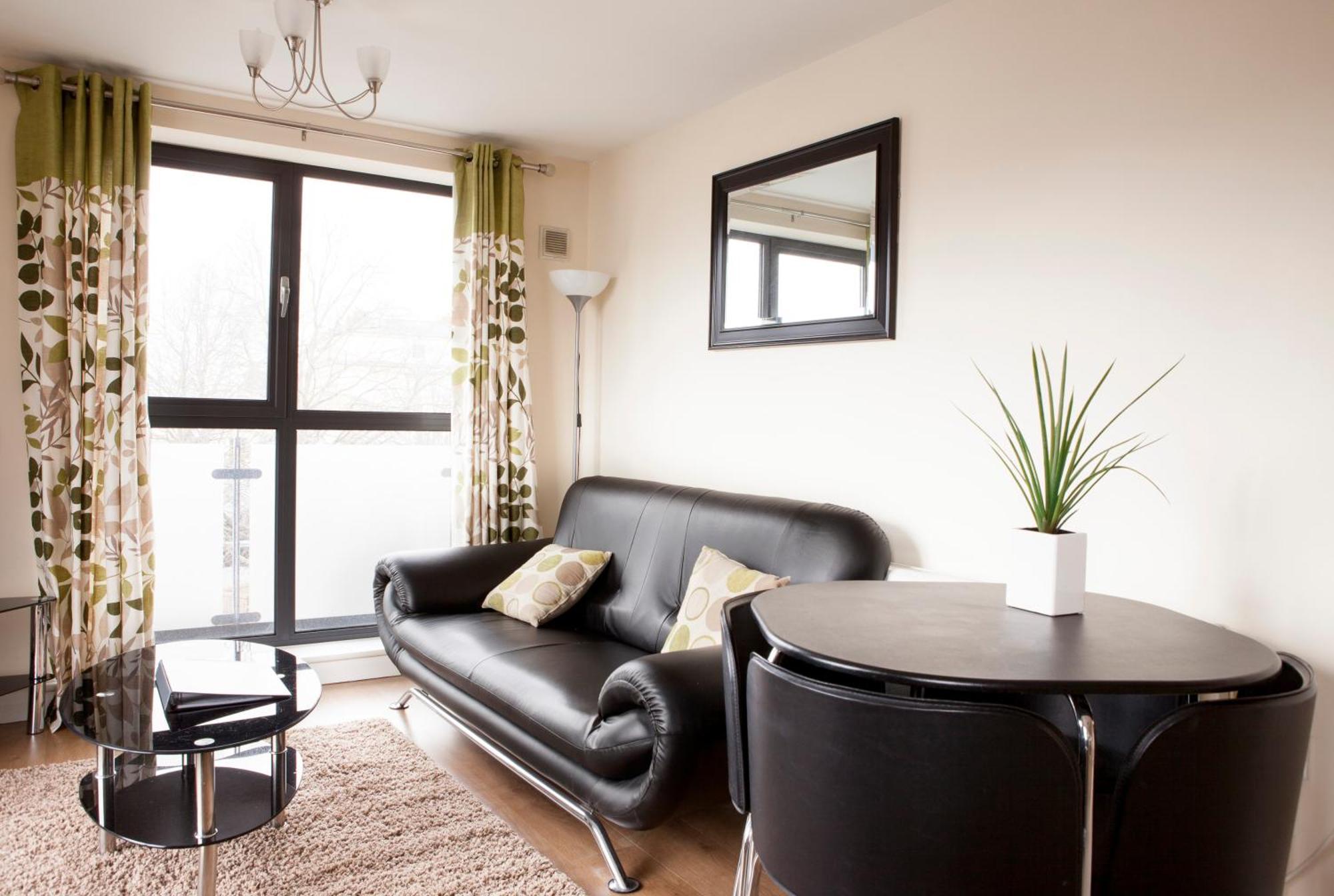 Millennium Plaza By Swa Apartment Cheltenham Bagian luar foto