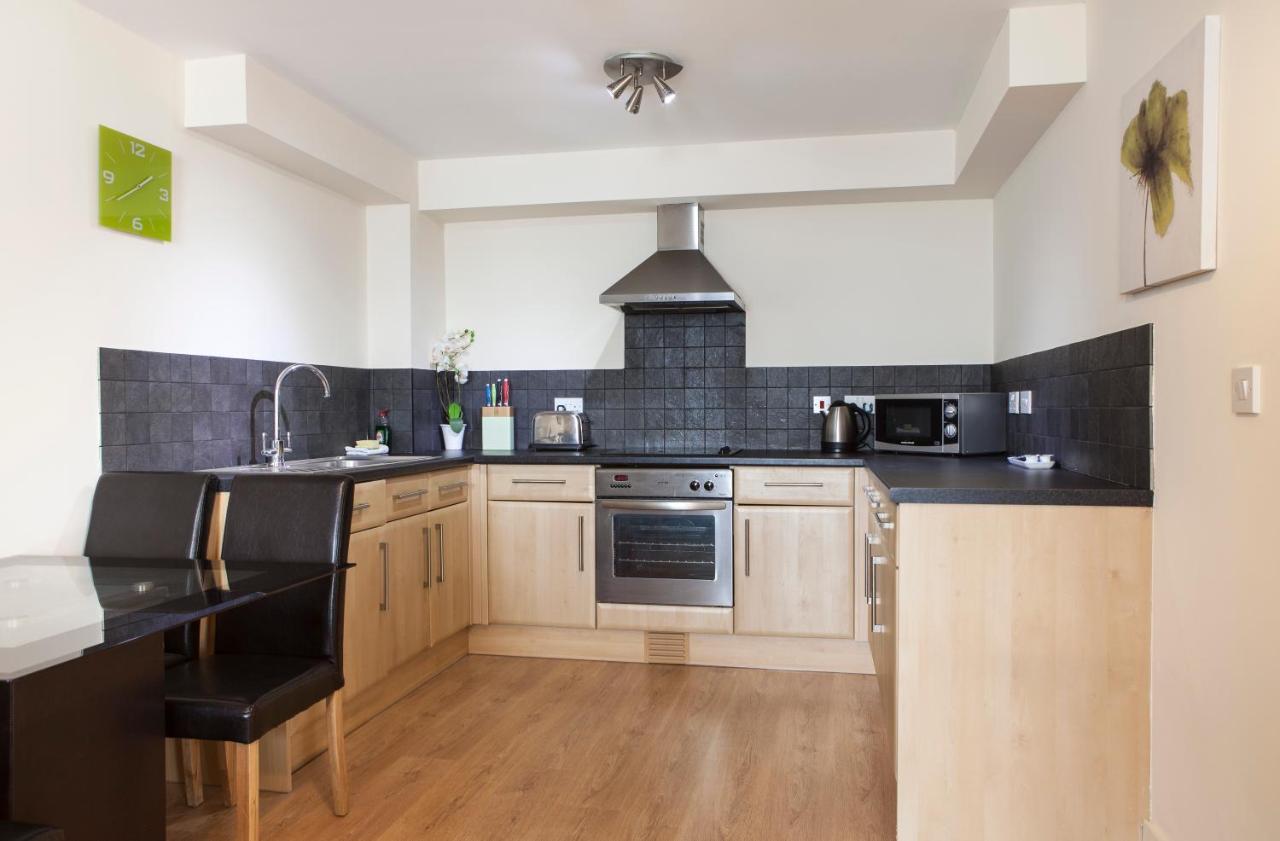 Millennium Plaza By Swa Apartment Cheltenham Bagian luar foto