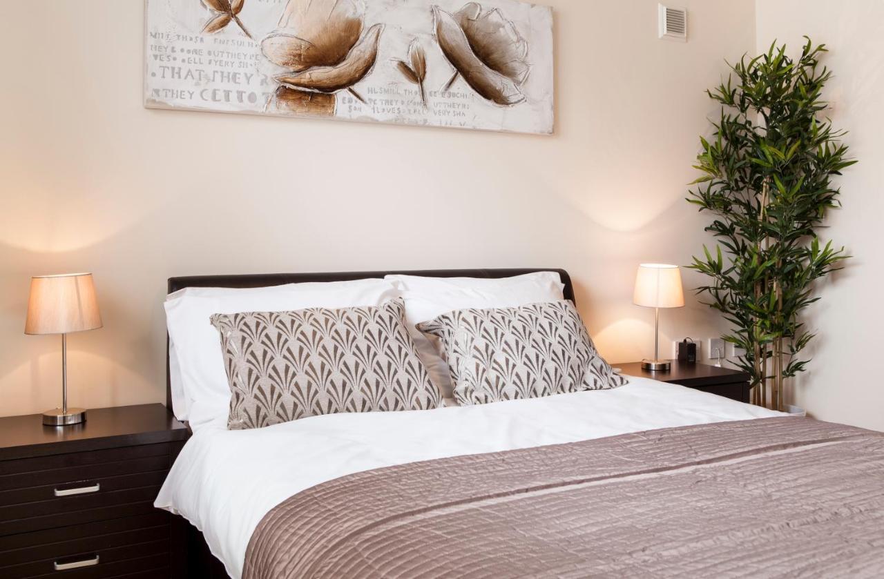 Millennium Plaza By Swa Apartment Cheltenham Bagian luar foto