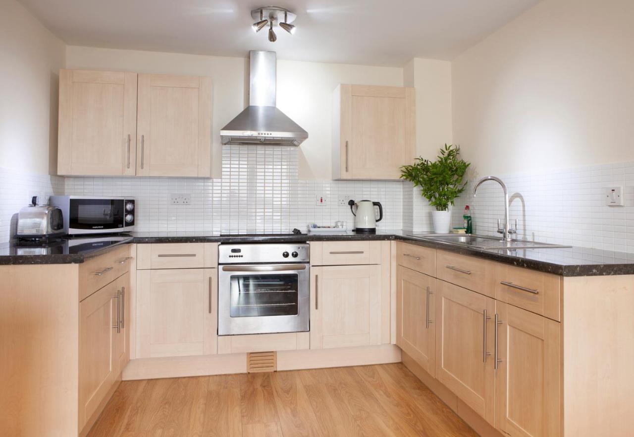 Millennium Plaza By Swa Apartment Cheltenham Bagian luar foto