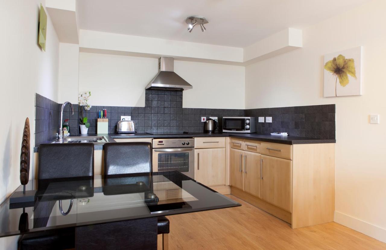 Millennium Plaza By Swa Apartment Cheltenham Bagian luar foto
