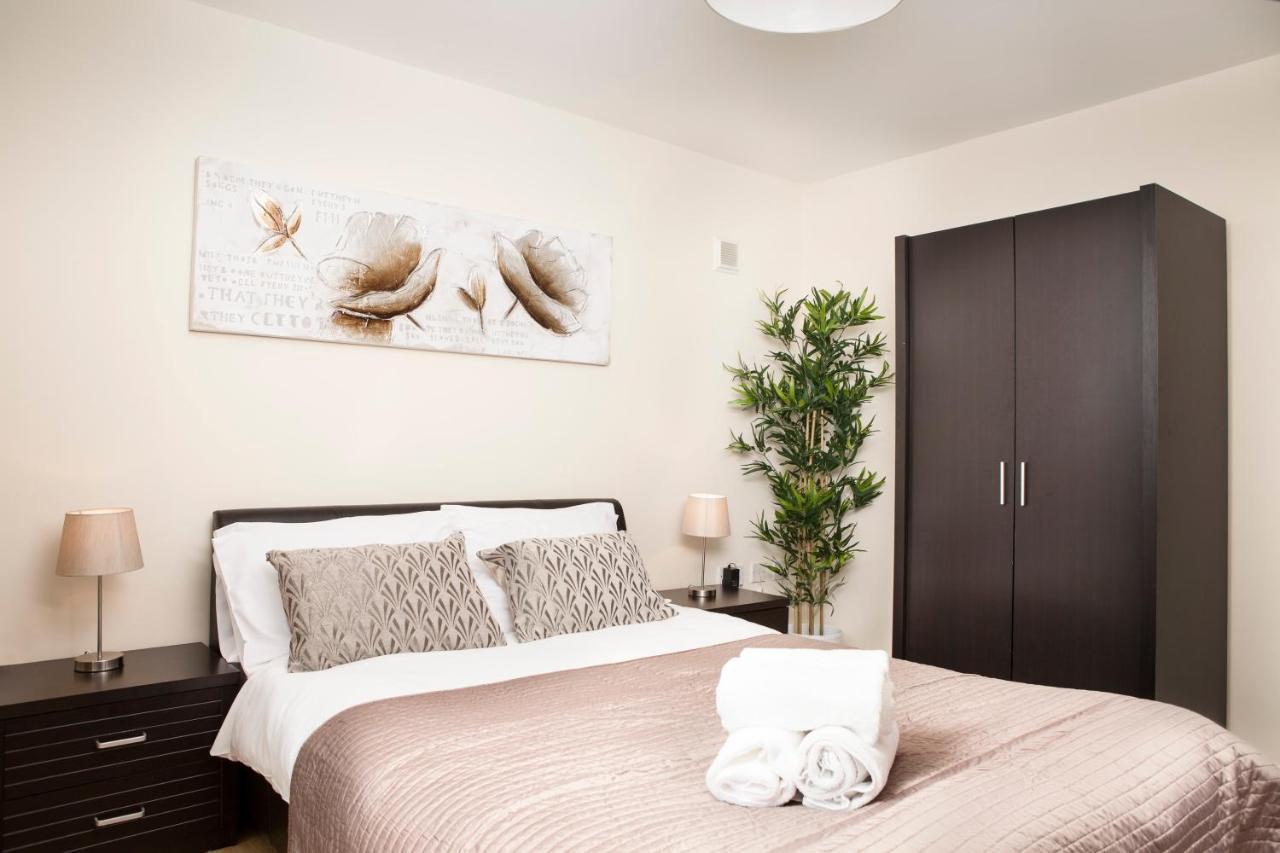 Millennium Plaza By Swa Apartment Cheltenham Bagian luar foto